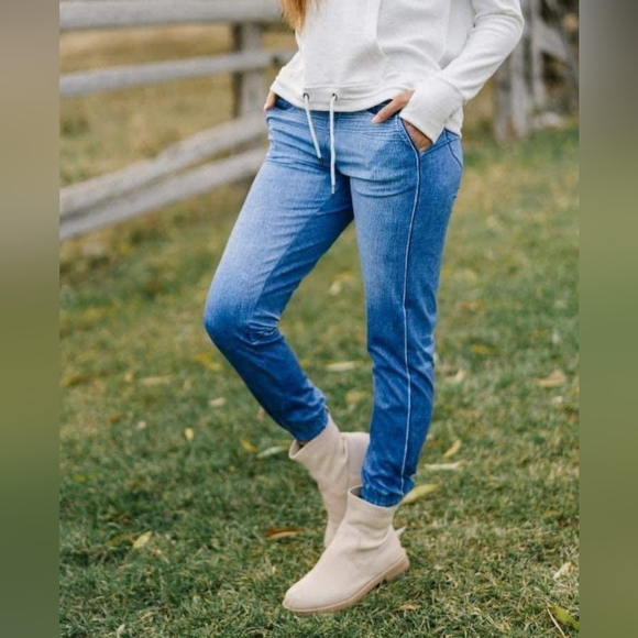 NWT Zyia distressed denim Joggers - Picture 2 of 2